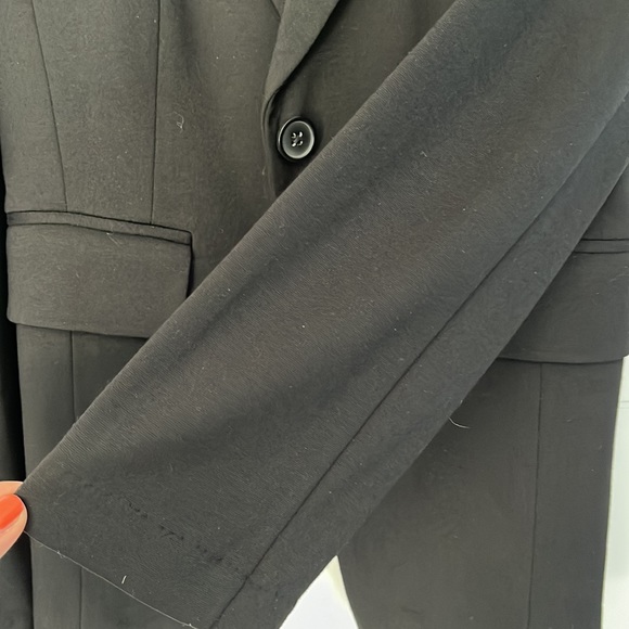 A gorgeous woman blazer🐬 - Picture 3 of 5